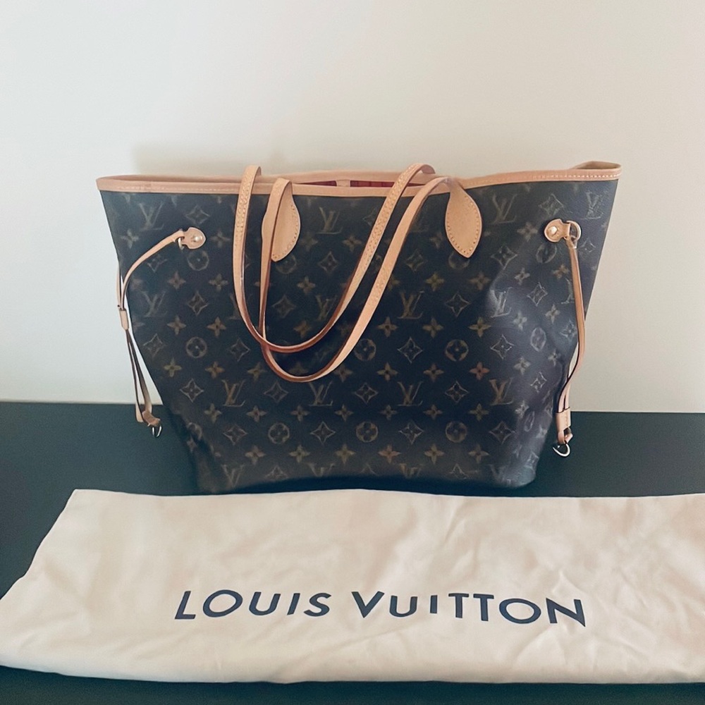 Louis Vuitton Neverfull tote bag, great condition! $1199 or best offer!